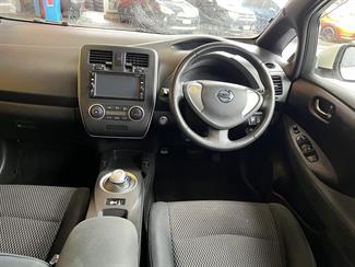 2016 Nissan LEAF - Thumbnail