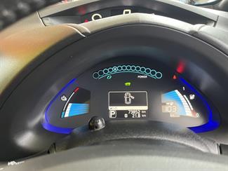 2016 Nissan LEAF - Thumbnail