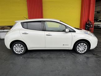 2016 Nissan LEAF - Thumbnail