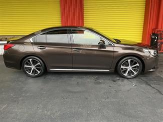 2017 Subaru Legacy - Thumbnail