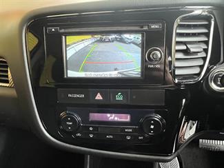 2015 Mitsubishi Outlander - Thumbnail