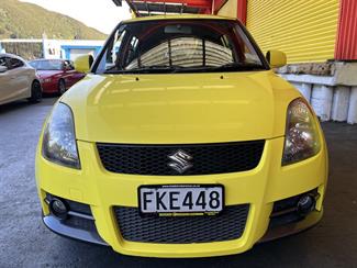 2010 Suzuki Swift - Thumbnail
