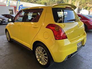 2010 Suzuki Swift - Thumbnail