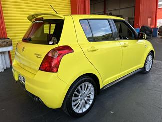 2010 Suzuki Swift - Thumbnail