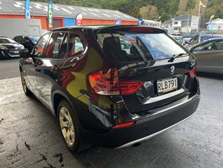 2011 BMW X1 - Thumbnail
