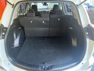 2018 Toyota RAV4 - Thumbnail