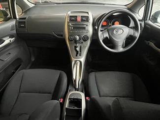2009 Toyota Corolla - Thumbnail