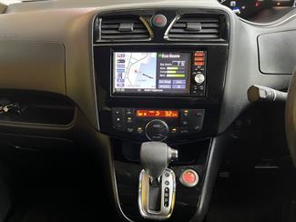 2014 Nissan Serena - Thumbnail