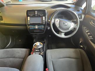 2014 Nissan LEAF - Thumbnail