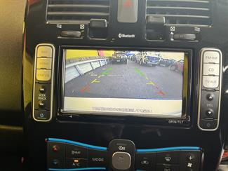 2014 Nissan LEAF - Thumbnail