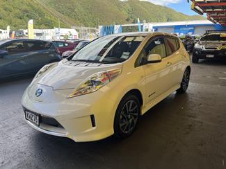 2014 Nissan LEAF - Thumbnail