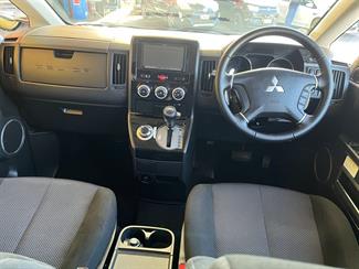 2013 Mitsubishi DELICA - Thumbnail