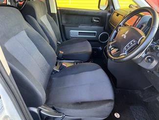 2013 Mitsubishi DELICA - Thumbnail