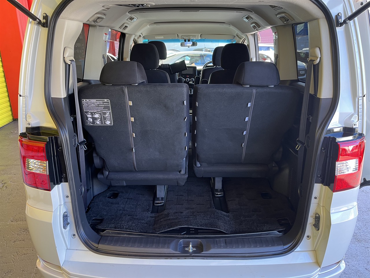 2013 Mitsubishi DELICA