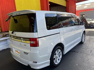 2013 Mitsubishi DELICA - Thumbnail