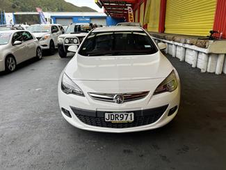 2015 Holden Astra - Thumbnail