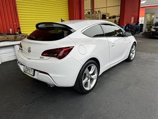 2015 Holden Astra - Thumbnail