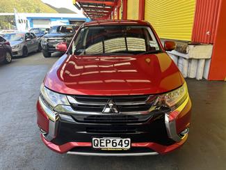 2015 Mitsubishi Outlander - Thumbnail