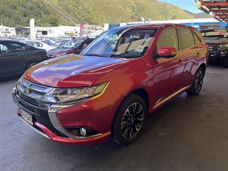2015 Mitsubishi Outlander - Thumbnail