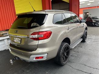 2016 Ford Everest - Thumbnail