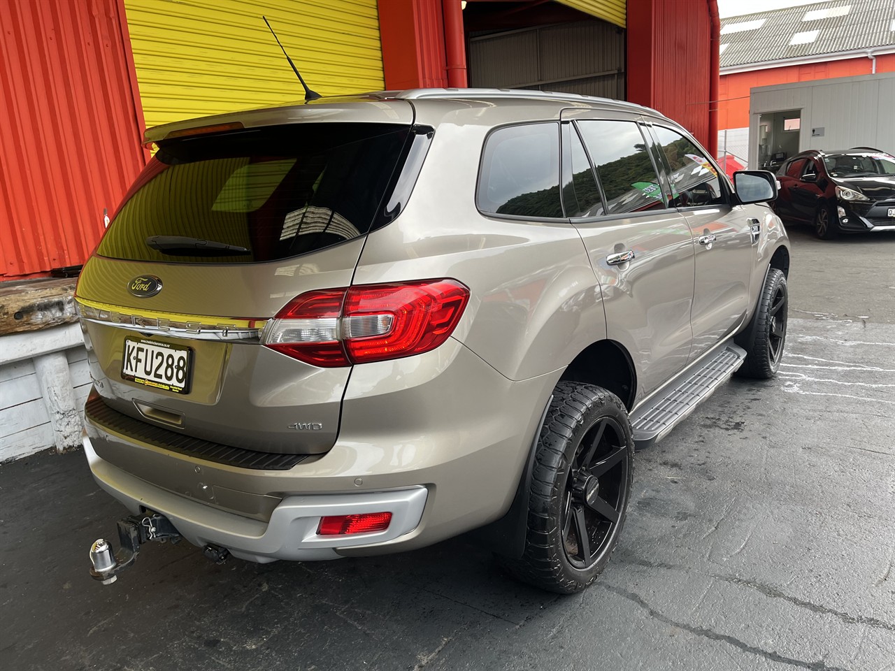 2016 Ford Everest