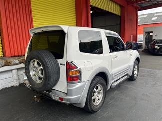 1999 Mitsubishi Pajero - Thumbnail