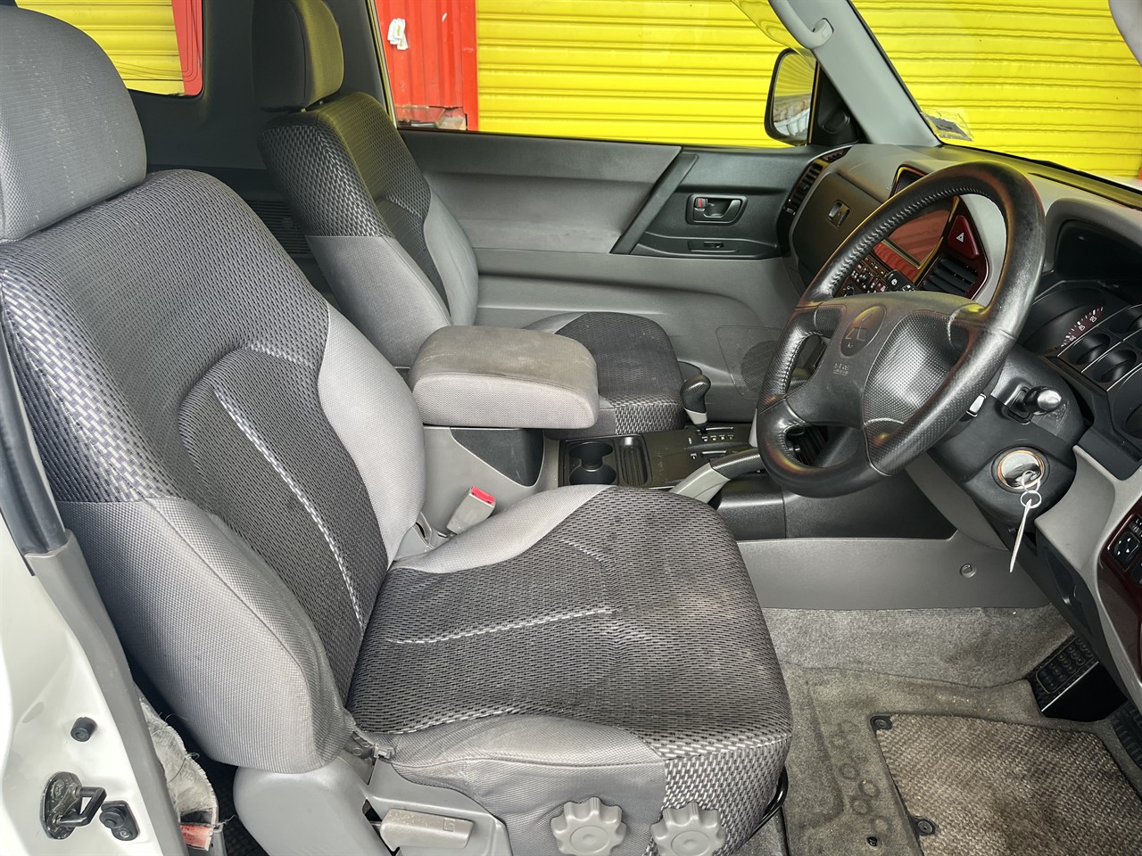 1999 Mitsubishi Pajero