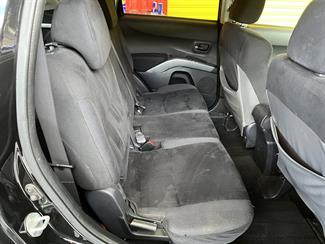 2006 Mitsubishi Outlander - Thumbnail