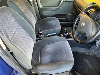 2004 Holden Astra - Thumbnail
