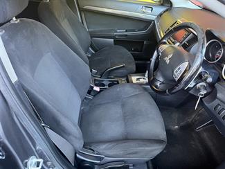 2007 Mitsubishi Galant - Thumbnail