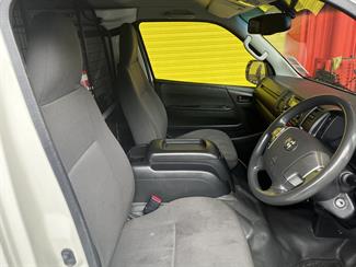 2016 Toyota Hiace - Thumbnail