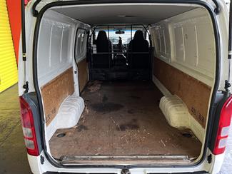 2016 Toyota Hiace - Thumbnail