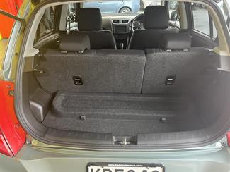 2010 Suzuki Swift - Thumbnail