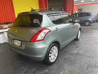 2010 Suzuki Swift - Thumbnail
