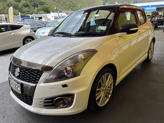 2017 Suzuki Swift - Thumbnail