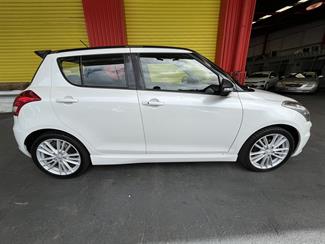 2017 Suzuki Swift - Thumbnail