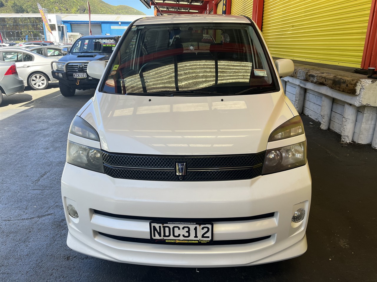 2004 Toyota Voxy