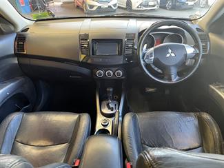 2008 Mitsubishi Outlander - Thumbnail