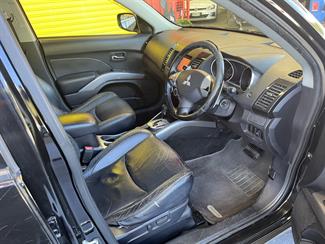 2008 Mitsubishi Outlander - Thumbnail