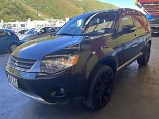 2008 Mitsubishi Outlander - Thumbnail