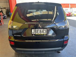 2008 Mitsubishi Outlander - Thumbnail
