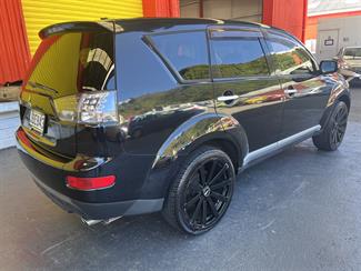 2008 Mitsubishi Outlander - Thumbnail