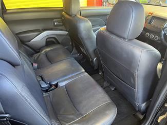 2008 Mitsubishi Outlander - Thumbnail