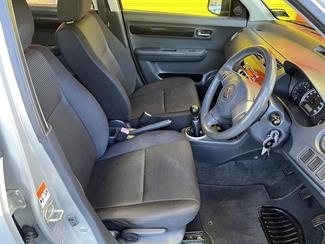 2010 Suzuki Swift - Thumbnail