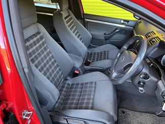 2005 Volkswagen Golf - Thumbnail