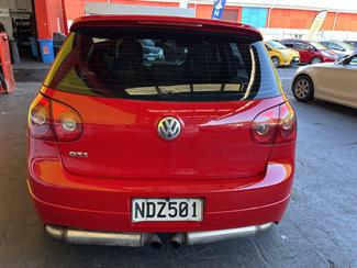 2005 Volkswagen Golf - Thumbnail