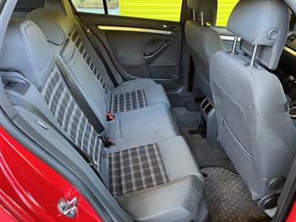 2005 Volkswagen Golf - Thumbnail