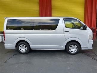 2011 Toyota Hiace - Thumbnail