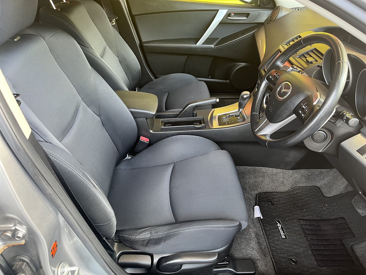 2010 Mazda Axela