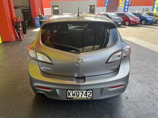 2010 Mazda Axela - Thumbnail